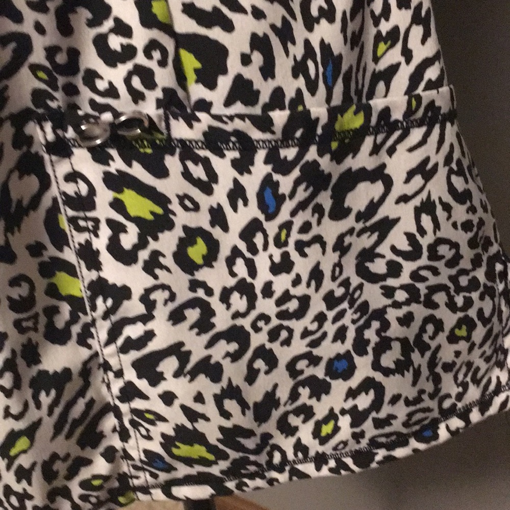 Cherokee Scrub Top - Picture 3 of 4